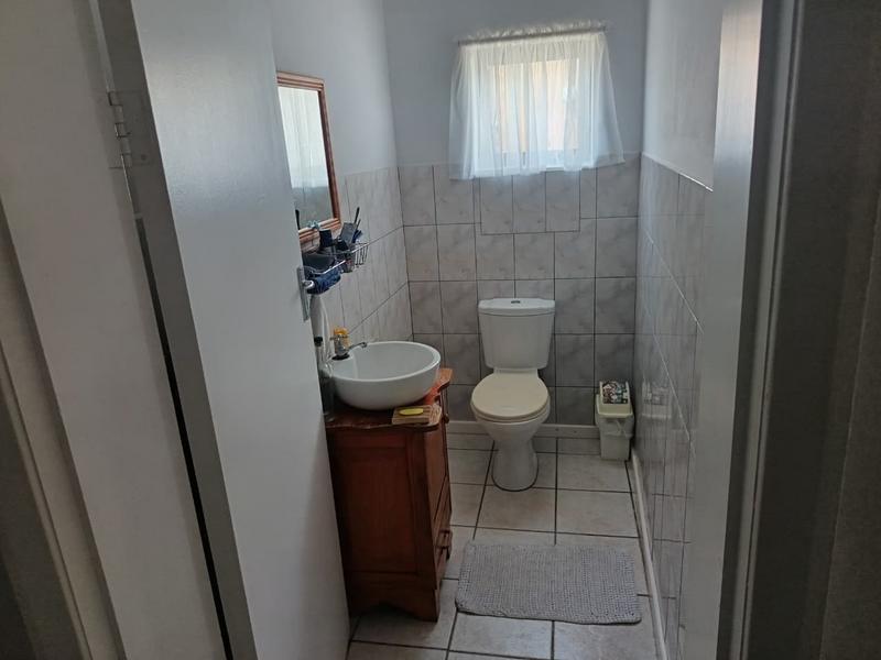 4 Bedroom Property for Sale in Albertinia Western Cape